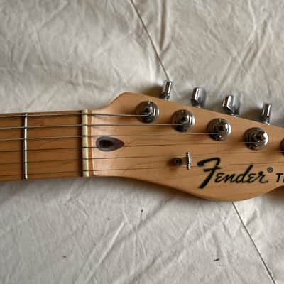 Fender Highway One Telecaster with Maple Fretboard 2006 - 2011 3-Color Sunburst image 5