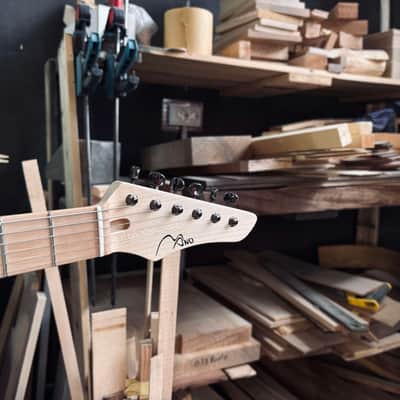 MaNo Guitars (The Iconic) image 5