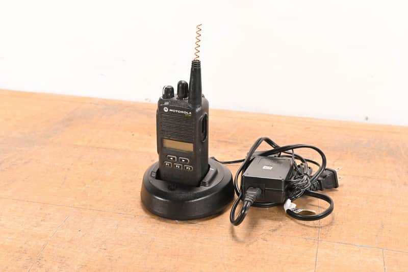 Motorola CP185 Portable Two-Way Radio with PMLN5228A Charger CG01WGD image 1