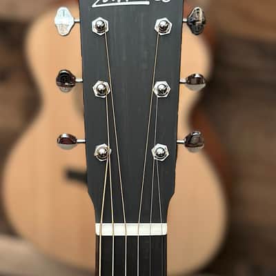 Larrivee OM-Simple 6 Burst Acoustic Guitar with Hard Case image 7