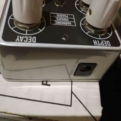 Keeley Vibe-o-verb reverb + modulations image 5