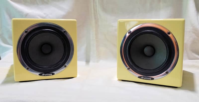 Avantone Pro Active MixCubes (Pair) 2011 - Present - Buttercream image 1