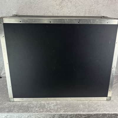 Roadie amp head road case with built in 6 space rack 6u image 13