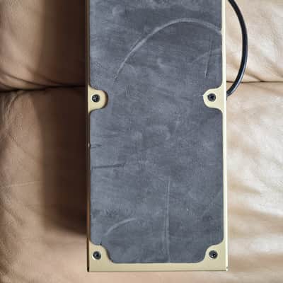 Behringer FS114 Footswitch Gold image 3
