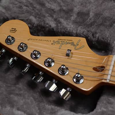 Fender American Professional II Stratocaster with Maple Fretboard 2020 - Present - 3-Color Sunburst image 2