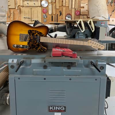 Deslongchamps Telecaster 2022 - Tobacco Burst image 3