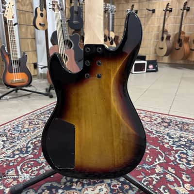 G&L Tribute L-2000 3 Tone Sunburst image 5