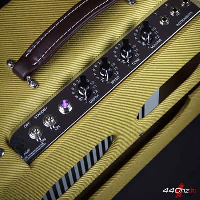 Victoria Chicagolux 1x10 Combo Lacquered Tweed 230V - Fender '59 Vibrolux Replica image 2