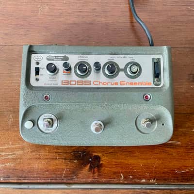 Boss Roland CE-1 Chorus Ensemble Vintage w/ box & manual 1970s