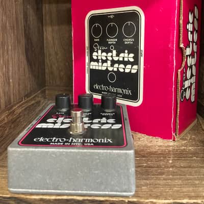Electro-Harmonix Stereo Electric Mistress Flanger / Chorus 2007 - Present - Black / Pink image 7