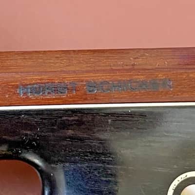 Immagine Excellent Used Bass Bow from the Workshop of Horst Schicker in Germany,Pernambuco Wood,Solid Silver Mountings - 3