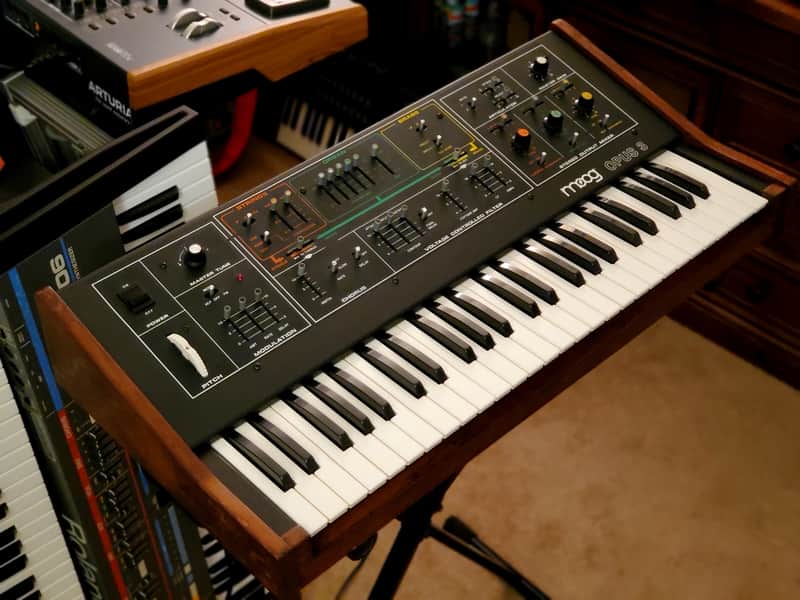 CERTIFIED!!! MOOG OPUS 3 FULLY INSPECTED/SERVICED AND IN AMAZING CONDITION!