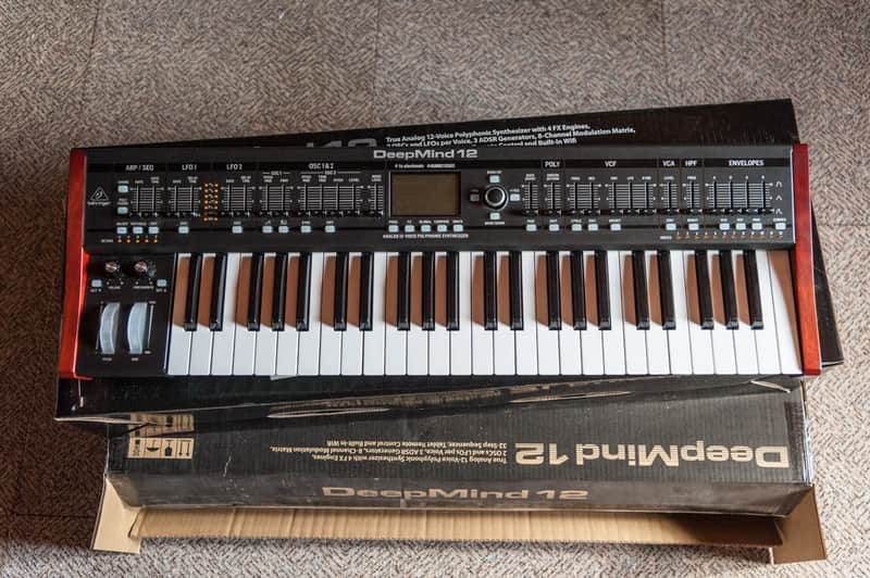 Immagine Behringer DeepMind 12 Polyphonic Analog Synth + Bag - 1