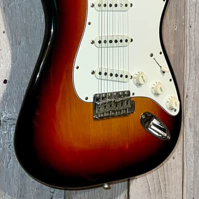 1984 Fender American Vintage Reissue AVRI '62 Stratocaster 3-Tone Sunburst (Fullerton Plant) Includes OHSC & Pro Setup ! image 3