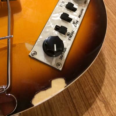 Hofner Beatle Bass 2000's 2 Color Sunburst W/hard case image 17