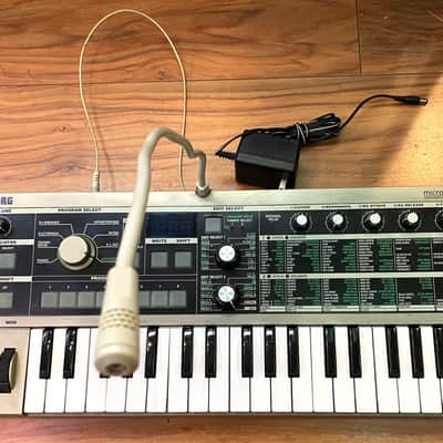Korg MicroKORG 37-Key Synthesizer/Vocoder 2002 - 2019 - Silver