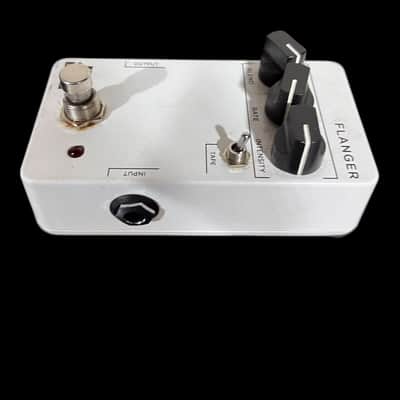 JHS 3 Series Flanger 2021 - Present - White X6914 image 4