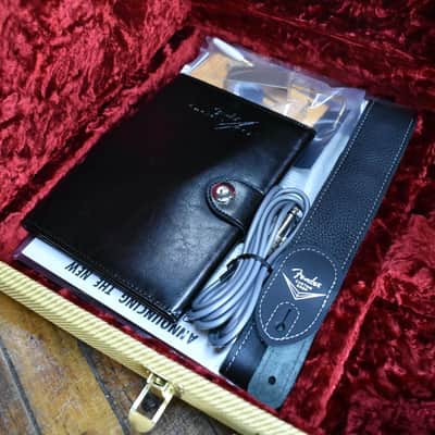 Fender Custom Shop Limited Edition 70th Anniversary 1954 Stratocaster Journeyman Relic Aged Aztec Gold w/Tweed Case image 10