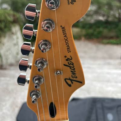Fender Standard Stratocaster HSS Maple Neck 2010 - Black image 3