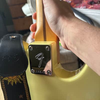 Left Handed Fender Player Series 2 Telecaster - Hialeah Yellow image 11