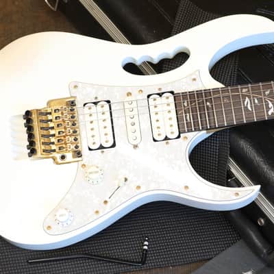 Minty! 2013 Ibanez Steve Vai Signature JEM7V HSH Electric Guitar White + OHSC image 3