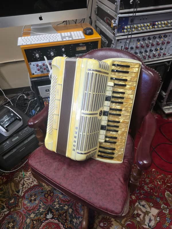 Hohner Morino IV M Piano Accordion w Straps and Case Needs TLC image 1