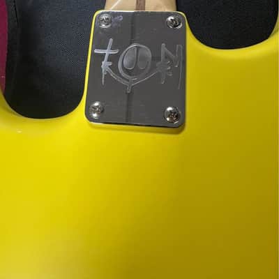 Fender Limited Edition Tom DeLonge Signature Stratocaster 2023 - Graffiti Yellow image 5