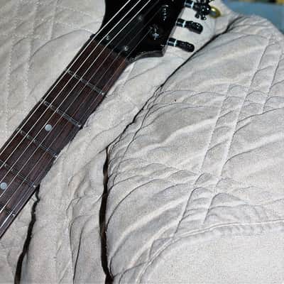 1998 Kramer Baretta Neck-Thru-Made by Gibson,OHSC, String Thru, Gotoh Locking, 3 pc Neck, Hard Tail! image 9