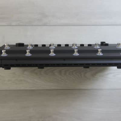 Line 6 Helix Stadium Floor - MINT image 3