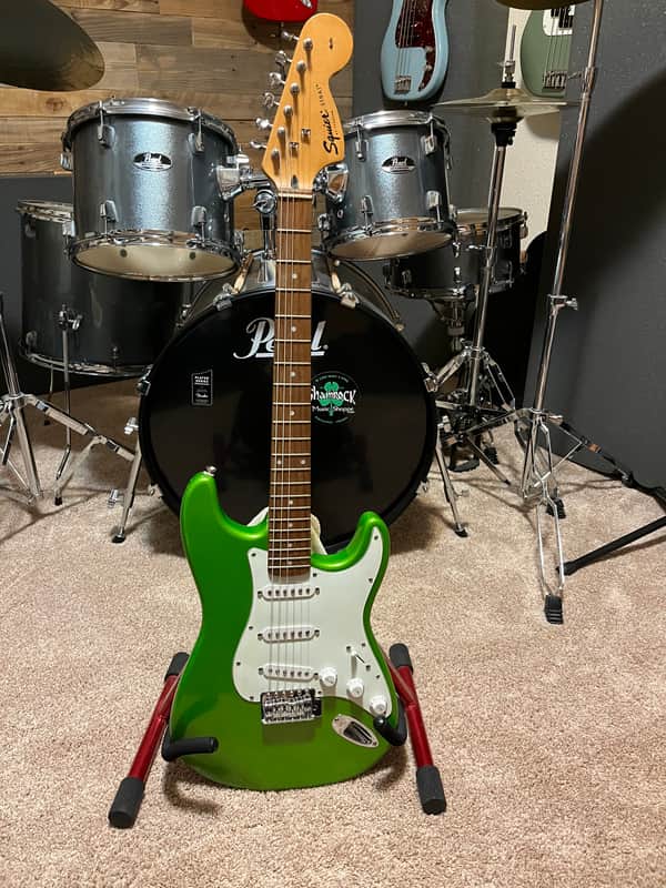Squier Affinity Series Stratocaster with Maple Fretboard 2001 - 2018 - Black image 1