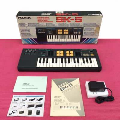 Casio SK-5 Vintage Classic Sampling Synthesizer Keyboard