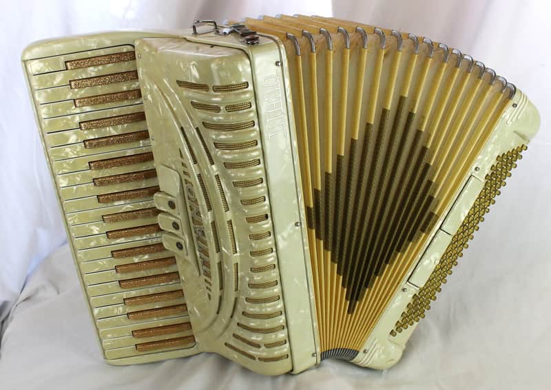 8219 - Champagne Cream Titano Piano Accordion LM 41 120 image 1