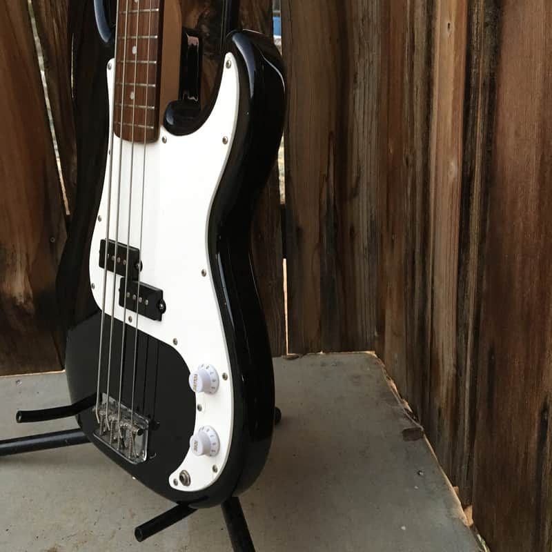 Fender Squier P-Bass 1999 Black Made in China Excellent Condition