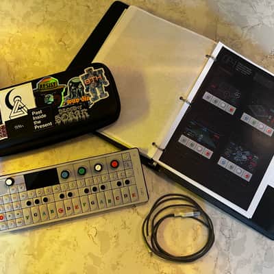 Immagine Teenage Engineering OP-1 Portable Synthesizer Workstation 2011 - Present - White - 2