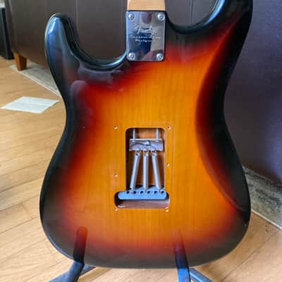 Fender  Classic Player 60’s Stratocaster  2007 - 3-Tone Sunburst image 5