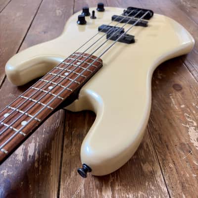 Fender • PJ-555 • Jazz Bass Special • 1985 • E-Series image 3