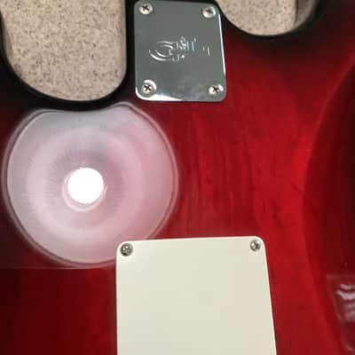 G&L Legacy USA 2002 - Redburst image 11
