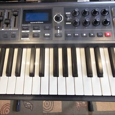 Novation Novation Impulse 61 USB MIDI Controller Keyboard Mid 2012 - Black image 11