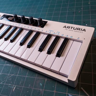 Arturia KeyStep 37 MIDI Controller v1 - White image 3