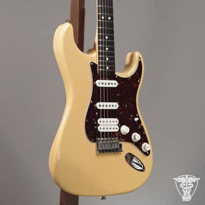 2006 Fender Deluxe Power Stratocaster - 8.2 LBS image 2