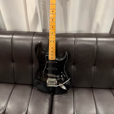 Fender Stratocaster with 3-Bolt Neck, Maple Fretboard 1971 - 1977 - Black image 4