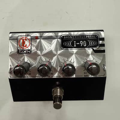 Eden Amplification World Tour I-90 Bass Chorus Guitar Effect Pedal + PSU image 2