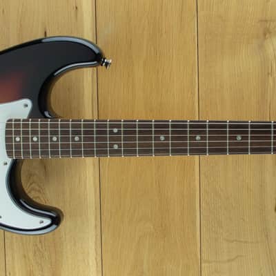 Squier Classic Vibe 60 Strat 3-Color Sunburst ISSD25003311 image 2