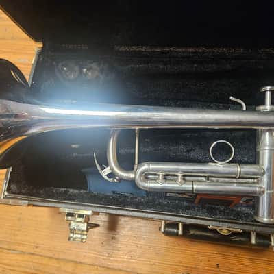 Yamaha Xeno 8335RGS Silver Trumpet W/ Reversed Leadpipe, Gold Brass Bell! image 5