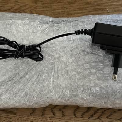 Behringer Pro-1 + Dust Cover image 3