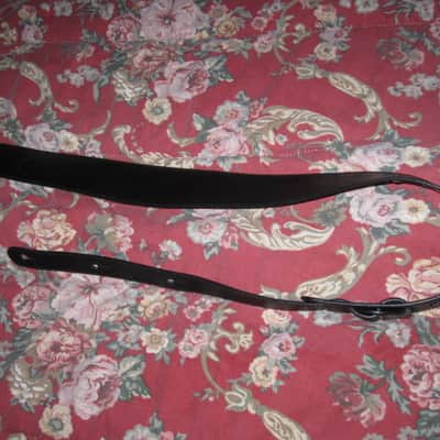 lite use RockYou (Rock You) PU Faux Leather Snakeskin Pattern Guitar Strap (front: brown, tan, black pattern) (back: black) reversible - main part of strap 2 & 3/4" wide, belt part 1 & 1/4" wide [polyurethane leather] Adjustable Length from 44" to 53" image 24