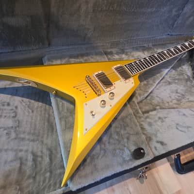 ESP LTD Kirk Hammett Signature korina KH-V - Metallic Gold MINT Metallica image 4