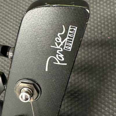 Parker Fly Deluxe (1994) - Black #126054BP with Original Gig Bag image 17