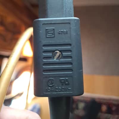 Van Den Hul The Mainsserver Hybrid Power Cable 1,5m image 4