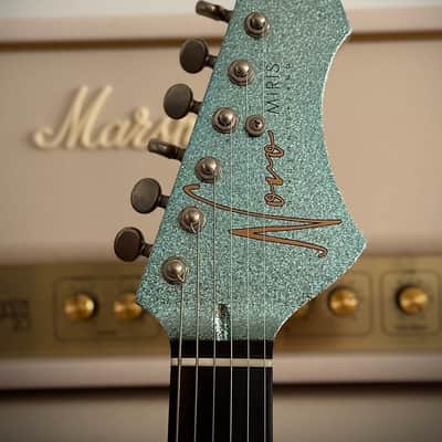 Novo Miris H2 Custom - Relic Ice Blue Metallic Sparkle  Sumpfesche Body, Ebenholz Griffbrett, Fralin PAFs, nur 3,15kg! ​​ 2025 - Ice Blue Metallic Sparkle Aged Relic image 7